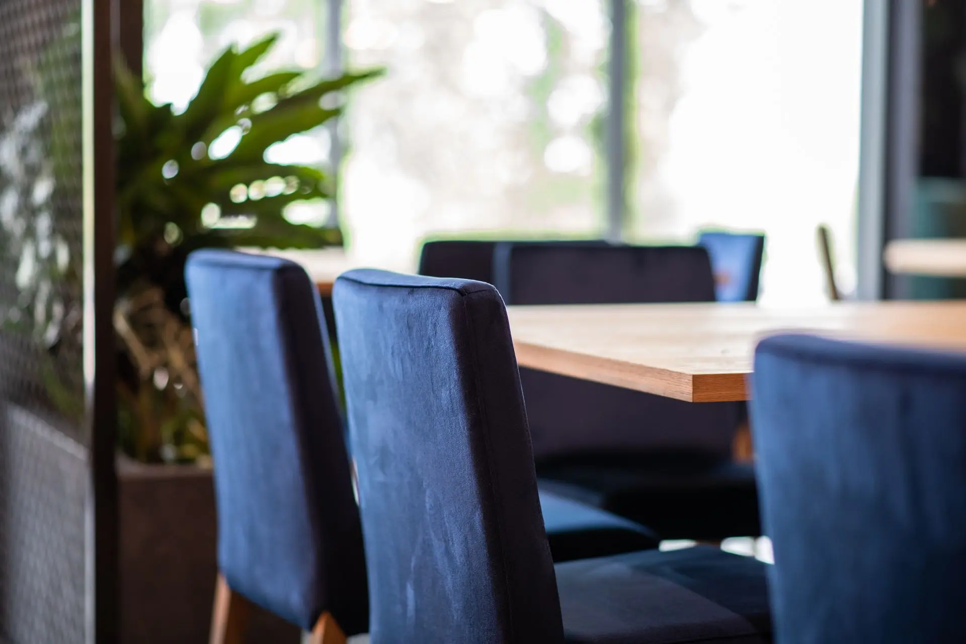 krzesła stół restauracja